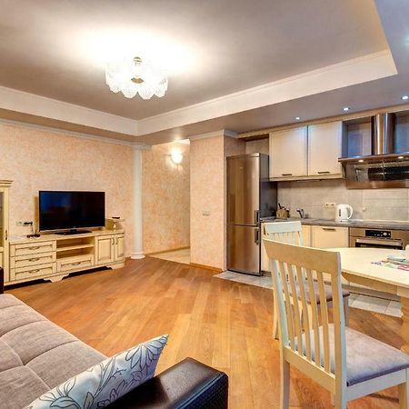 Apartments Near The Shopping Center Gulliver Киев Екстериор снимка