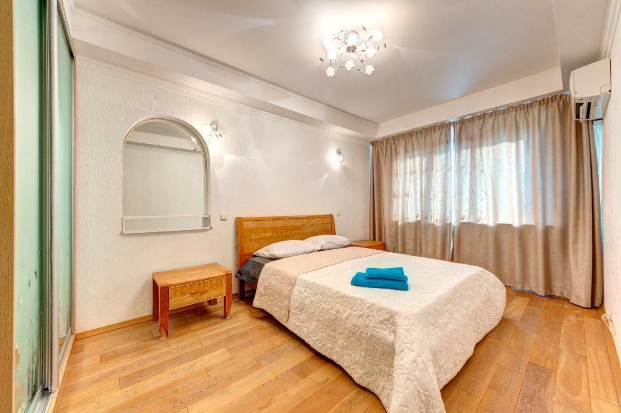 Apartments Near The Shopping Center Gulliver Киев Екстериор снимка