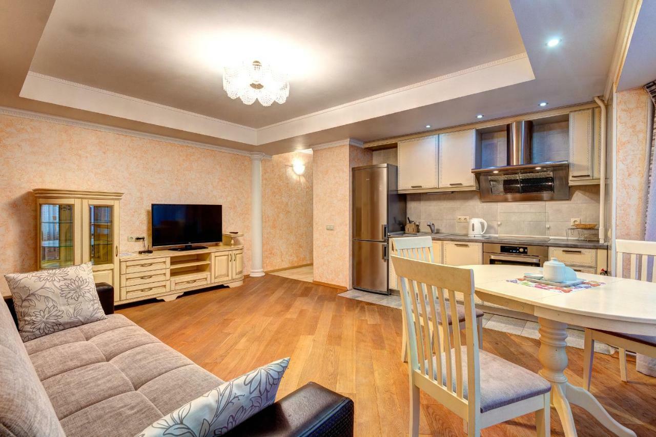 Apartments Near The Shopping Center Gulliver Киев Екстериор снимка