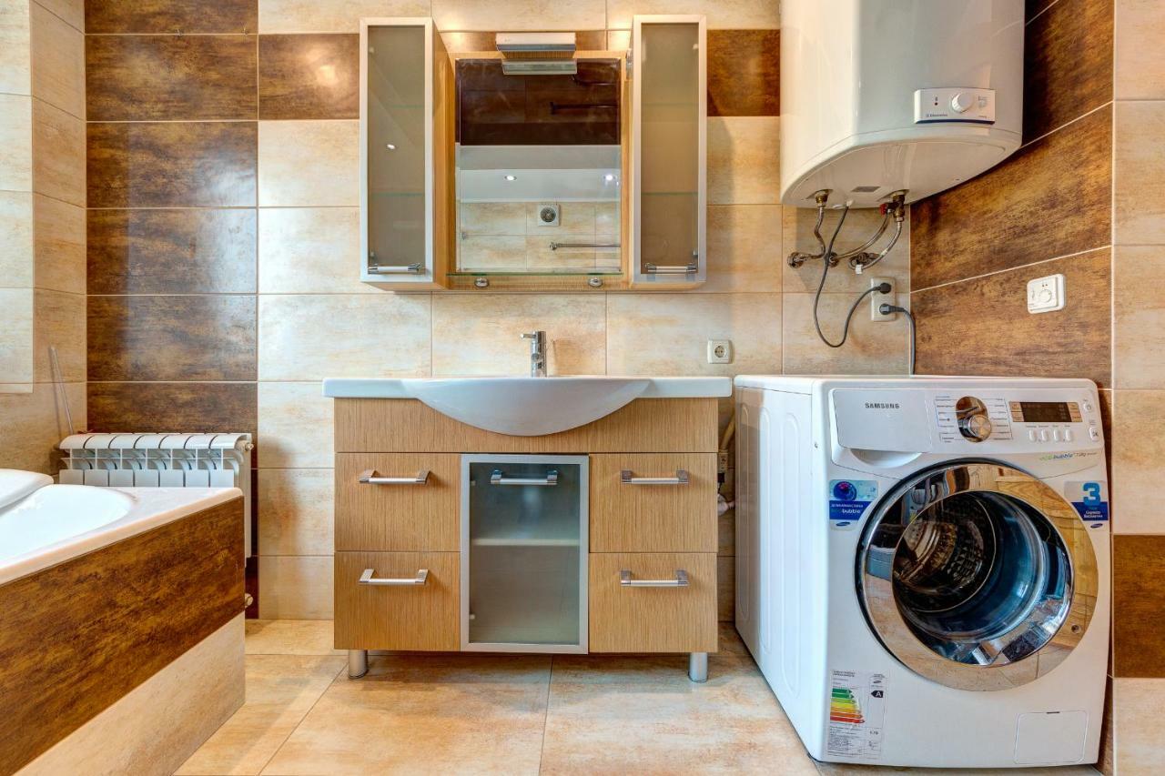 Apartments Near The Shopping Center Gulliver Киев Екстериор снимка