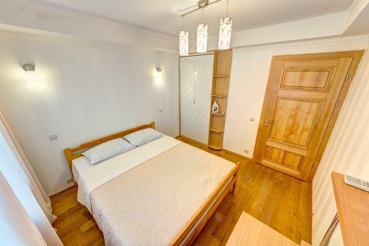 Apartments Near The Shopping Center Gulliver Киев Екстериор снимка