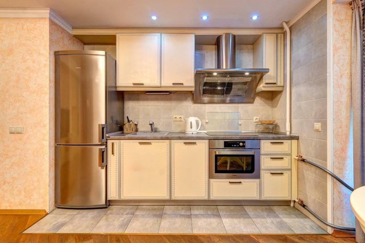 Apartments Near The Shopping Center Gulliver Киев Екстериор снимка